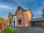 5 bedroom detached house for rent in Pike Croft, Chorley...