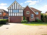 5 bedroom detached house for rent in Sauncey Avenue,...