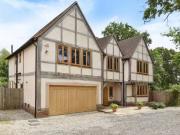 5 bedroom detached house for rent in Trumpsgreen Road...