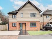5 bedroom detached house for sale
