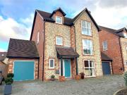 5 bedroom detached house for sale