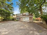 5 bedroom detached house for sale