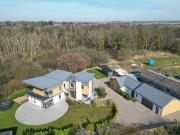 6 bedroom detached house for sale