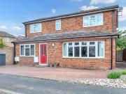 5 bedroom detached house for sale