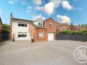 5 bedroom detached house for sale