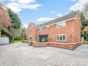 5 bedroom detached house for sale