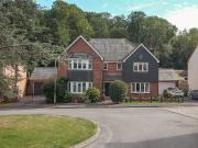 5 bedroom detached house for sale
