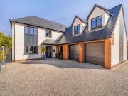 5 bedroom detached house for sale