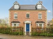 5 bedroom detached house for sale