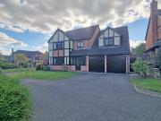 5 bedroom detached house for sale