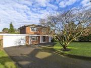 5 bedroom detached house for sale