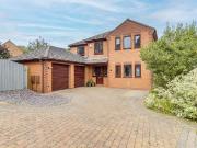 5 bedroom detached house for sale