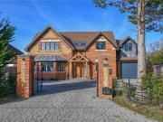 5 bedroom detached house for sale