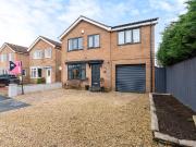 5 bedroom detached house for sale