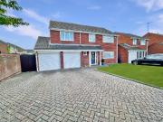 5 bedroom detached house for sale in Blakeney Drive,...