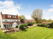 5 Bedroom Detached House For Sale In Burgh St. Peter,...