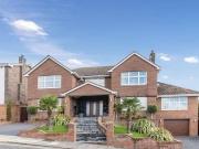 5 bedroom detached house for sale in Downside Brighton...