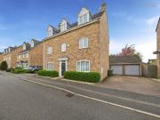 5 bedroom detached house for sale in Driffield Way,...