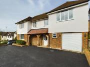 5 Bedroom Detached House For Sale In East Grinstead,...