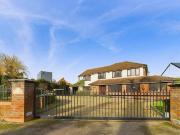 5 Bedroom Detached House For Sale In Elstree