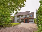 5 bedroom detached house for sale in Grove Road Coombe...