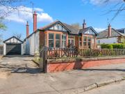 5 bedroom detached house for sale in Hathaway Drive,...