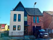 5 bedroom detached house for sale in Heathfield Square,...