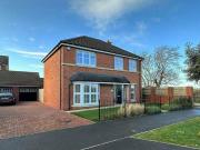 5 bedroom detached house for sale in Hornbeam Drive Yarm...