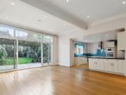 5 Bedroom Detached House For Sale In London
