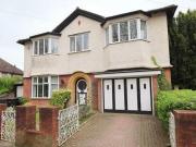 5 Bedroom Detached House For Sale In Luton, Bedfordshire