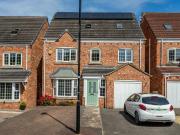 5 bedroom detached house for sale in Mallard Close,...