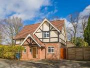 5 bedroom detached house for sale in Marsham Road Hazel...