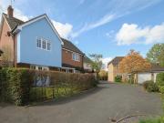 5 bedroom detached house for sale in Peartree Close,...