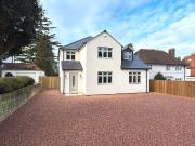 5 bedroom detached house for sale in Stroud Road,...
