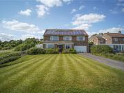 5 bedroom detached house for sale in Wyvern Close, Old...