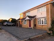 5 bedroom detached house to rent
