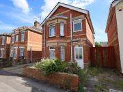 5 bedroom detached house to rent