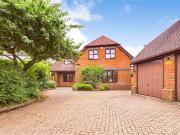 5 bedroom detached house to rent