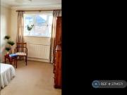 5 bedroom detached house to rent