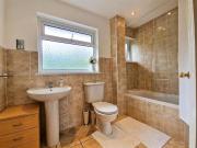 5 bedroom detached house to rent