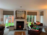 5 bedroom detached house to rent