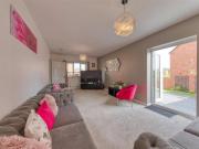 5 bedroom detached house to rent