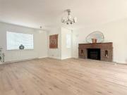 5 bedroom detached house to rent