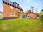 5 bedroom detached house to rent