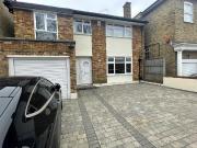 5 bedroom detached house to rent