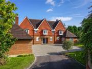 5 bedroom detached house to rent