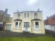 5 bedroom detached house to rent