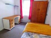 5 bedroom detached house to rent