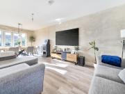 5 bedroom detached house to rent