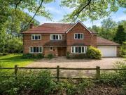 5 bedroom detached house to rent